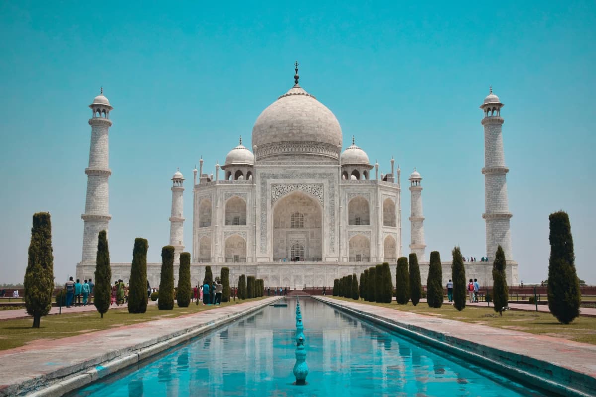 Best Airlines Flying from the UK to India
