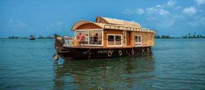 Budget Houseboat Alleppey (2026) — What to Expect & How to Get the Best Deal
