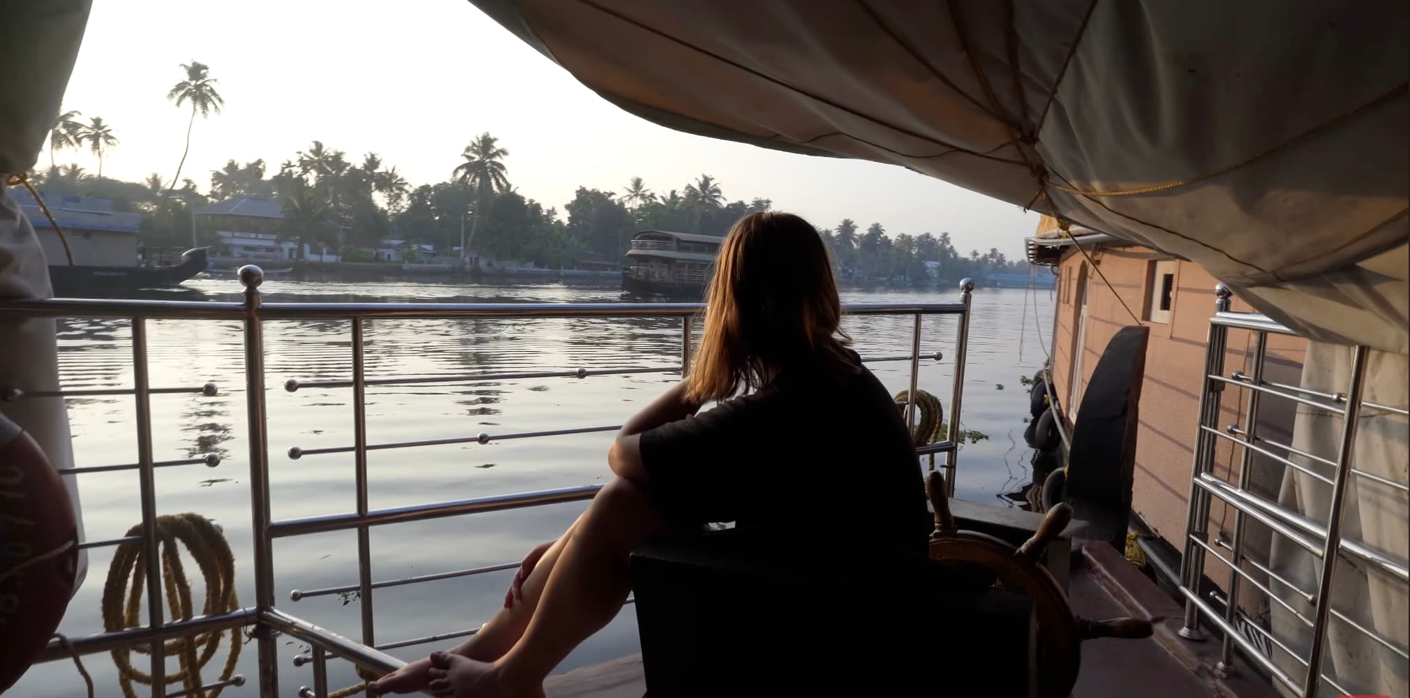 Complete Guide to Alleppey Houseboat Booking (Prices, Routes & Tips)